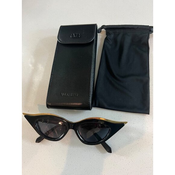 Valentino Garavani V Goldcut II VLS-114A- 49 Titanium Cat-Eye black Sunglasses main image 8